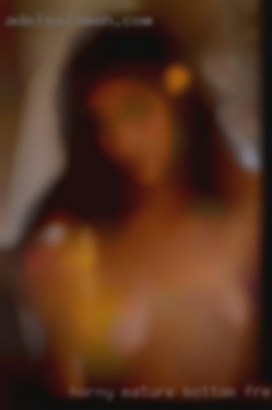 Horny mature bottom freaks hosting downtown.
